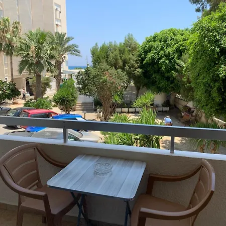 Piale Palms Makenzie Front Apartment, * Larnaca