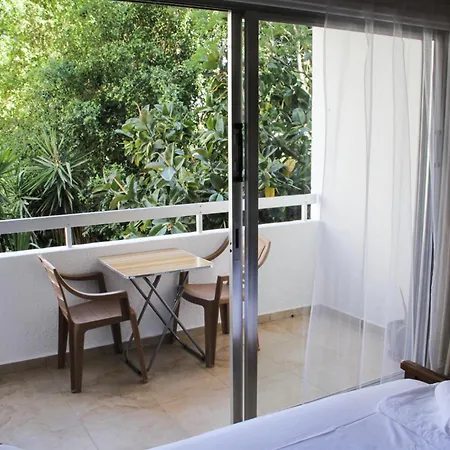 Piale Palms Makenzie Front Apartment, Apartman *
