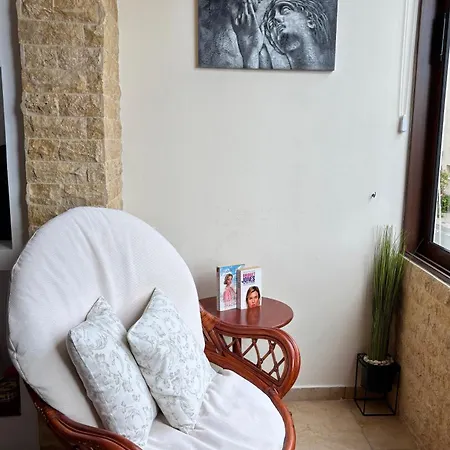 Piale Palms Makenzie Front Apartment, * Larnaca