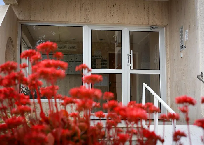 Piale Palms Makenzie Front Airport Area Appartamento Larnaca