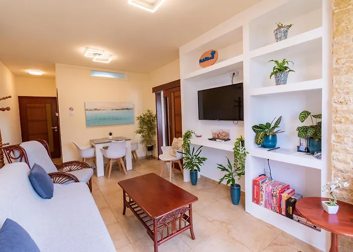 Piale Palms Makenzie Front Airport Area * Larnaca