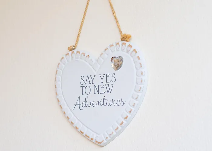 Piale Palms Makenzie Front Airport Area Appartamento Larnaca