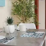 Daire Piale Palms Makenzie Front Airport Area