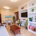 Piale Palms Makenzie Front Airport Area * Larnaca