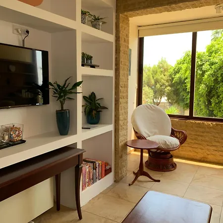 Daire Piale Palms Makenzie Front Apartment, *