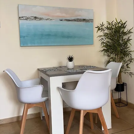 Piale Palms Makenzie Front Apartment, * Larnaca