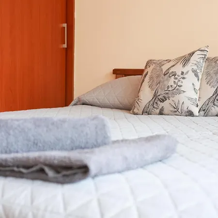 Piale Palms Makenzie Front Apartment, *