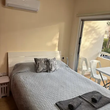 Piale Palms Makenzie Front Airport Area Апартаменты *