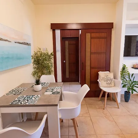 Апартаменты Piale Palms Makenzie Front Airport Area *