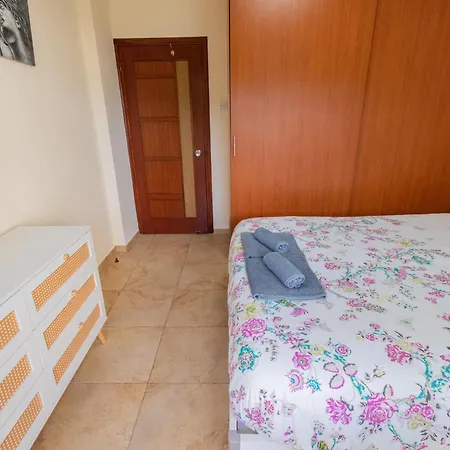 Piale Palms Makenzie Front Airport Area Апартаменты *