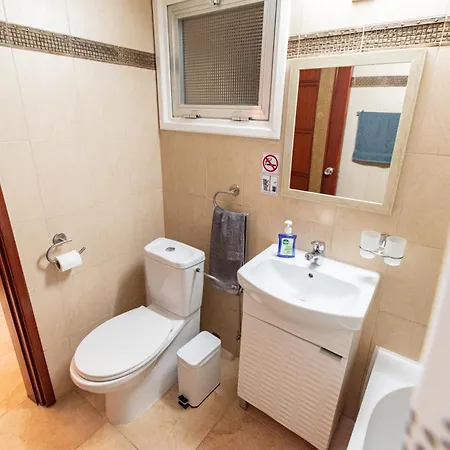Апартаменты Piale Palms Makenzie Front Airport Area