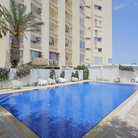 Piale Palms Makenzie Front Airport Area Ларнака