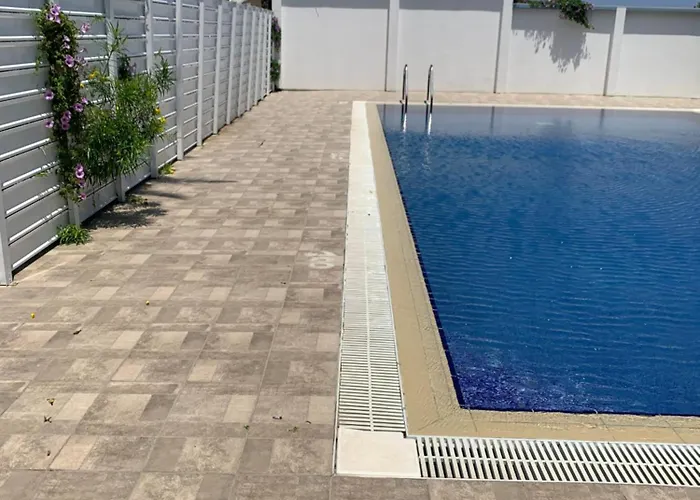 Piale Palms Makenzie Front Airport Area