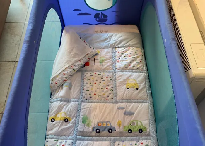 Piale Palms Makenzie Front Apartment, Larnaca