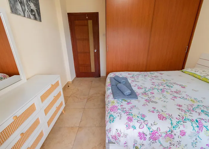 Piale Palms Makenzie Front Airport Area Апартаменты *