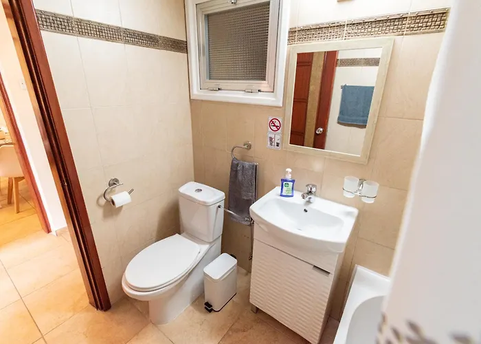 Апартаменты Piale Palms Makenzie Front Airport Area